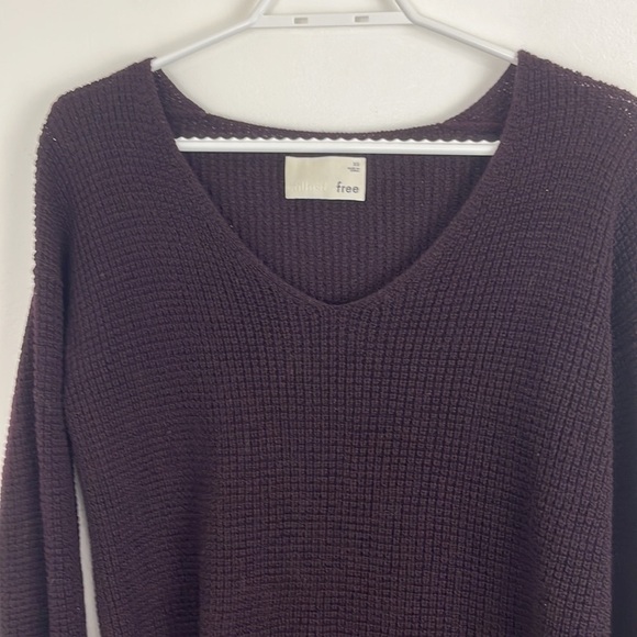 Aritzia Wilfred Free Wolter 100% Merino Wool Purple V-Neck Waffle Sweater - Picture 3 of 7
